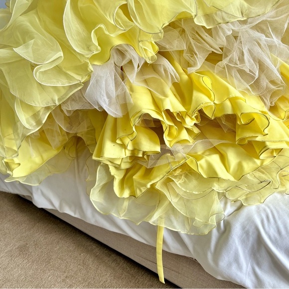 Beautiful bright yellow Mori Lee Quinceañera dress - Picture 14 of 16